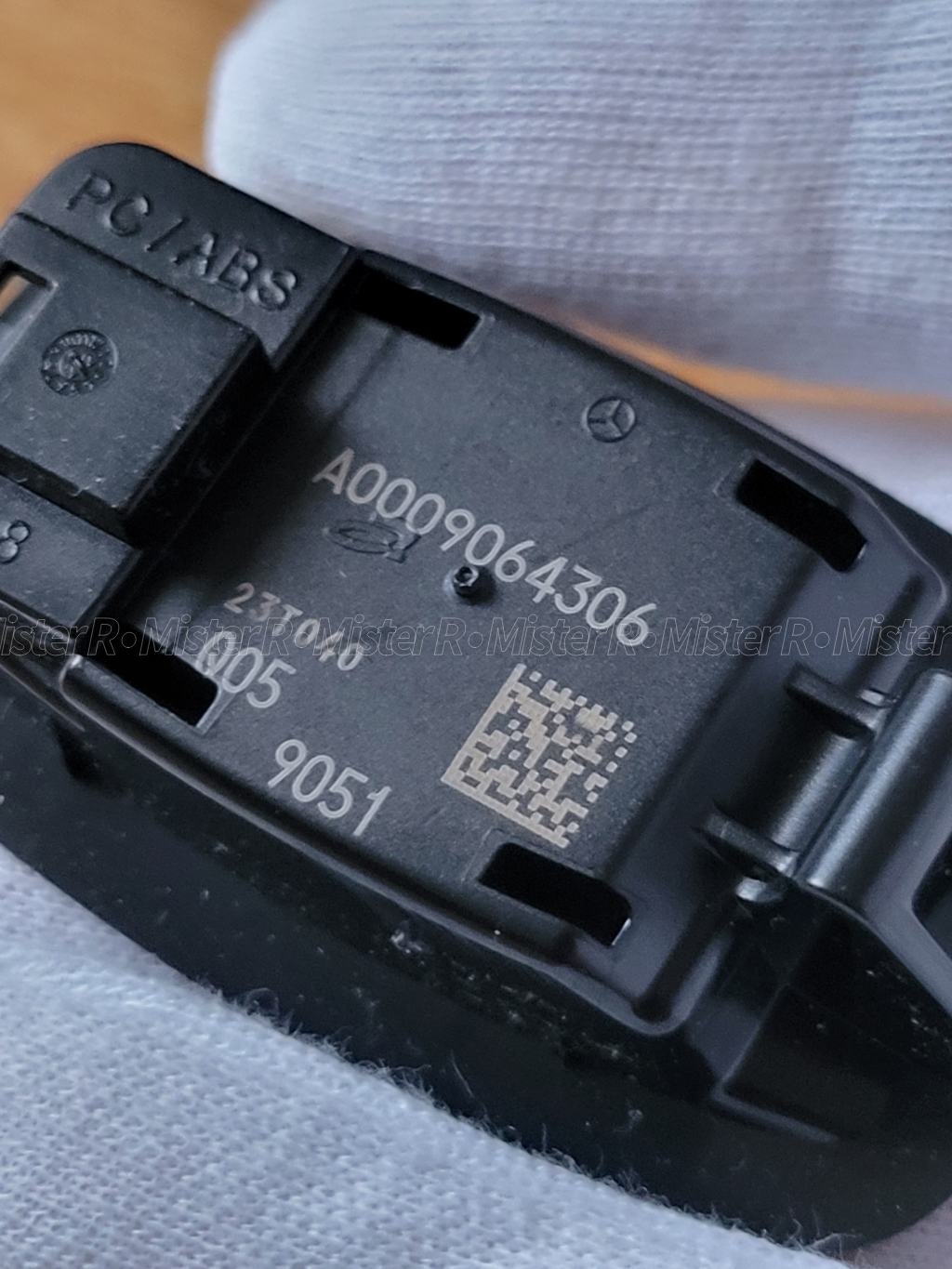 Mercedes-Benz - Interior Courtesy Light/Lamp - E300 W213 - Used OE - #A0009064306