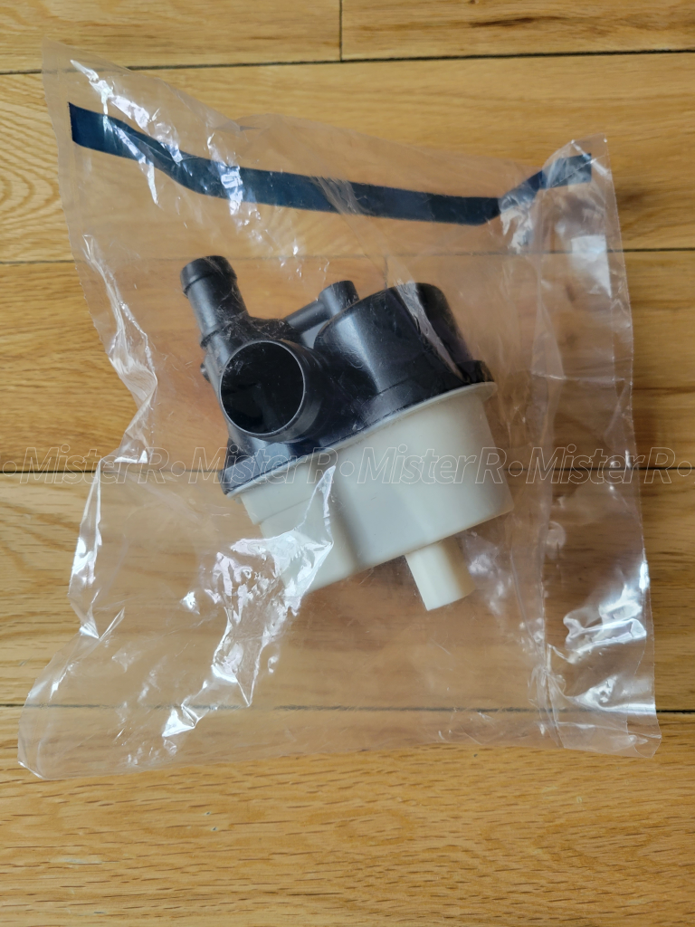 Bosch Fuel Vapor Leak Detection Pump - OEM DMTL BMW Volkswagen - #16137193479 (#026122201V)