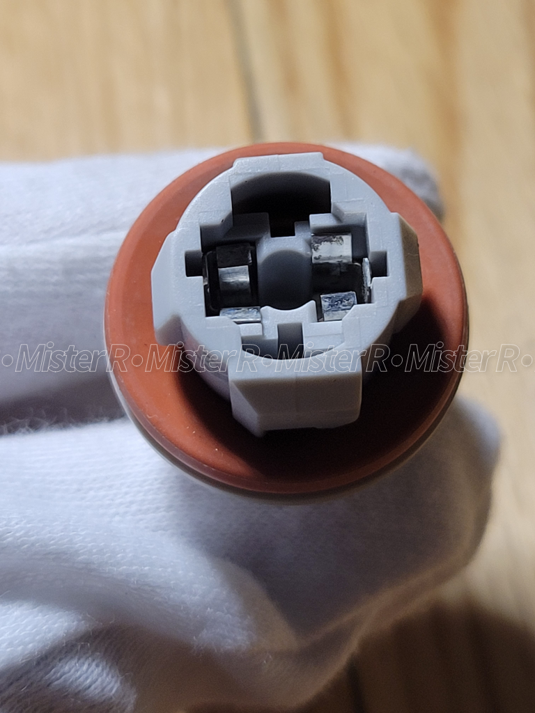 Ford 2-Pin Side Marker/License Plate Lamp Socket - Used OE - #F81Z-13411-AA