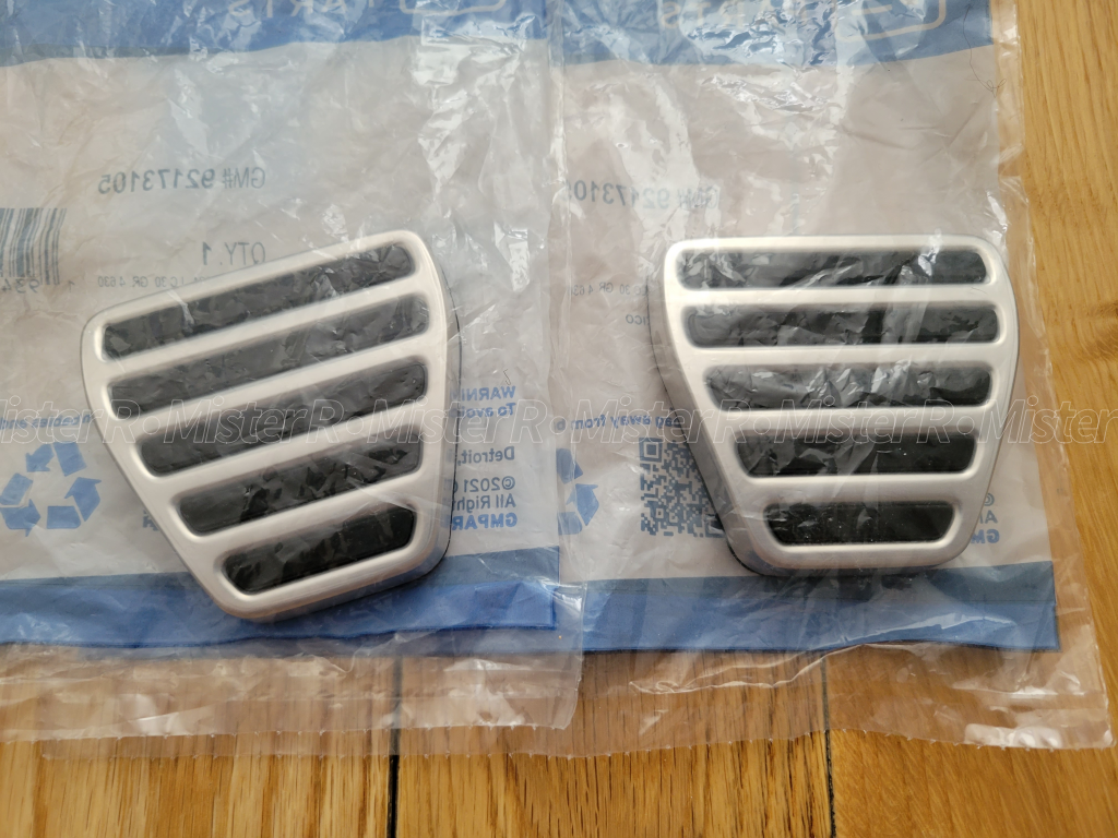 General Motors - Brake Pedal Pad/Clutch Cover - Chevrolet Camaro SS - #92173105