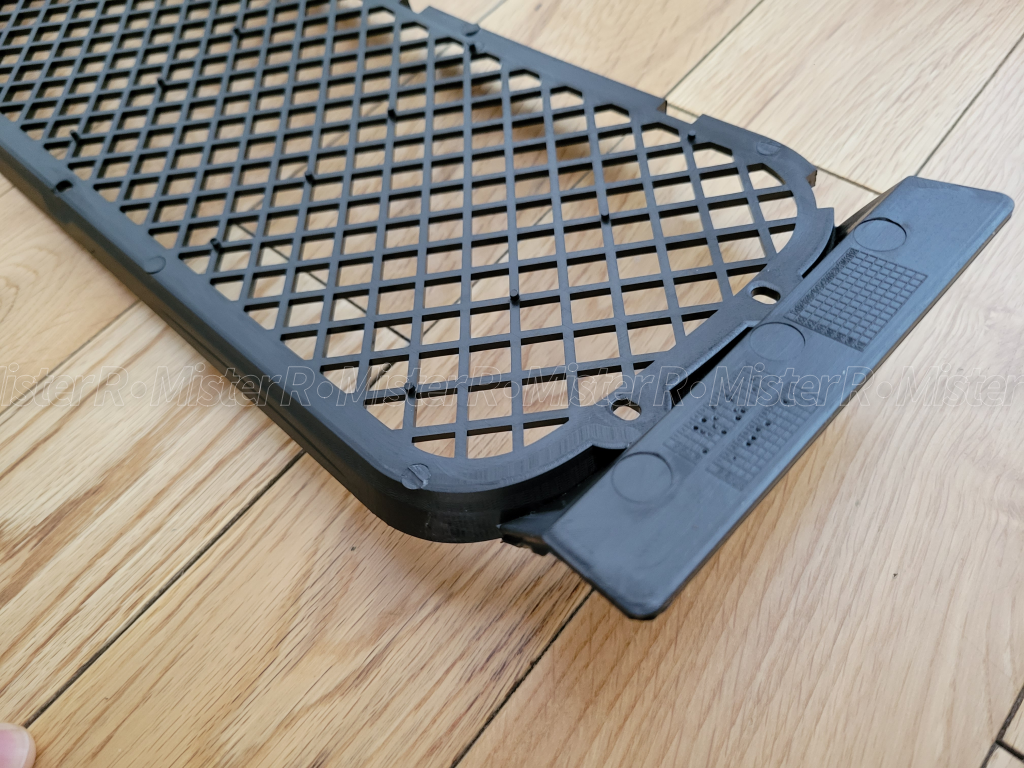 BMW E36 M3 - Lower Center Front Bumper Grille - OER - #51112250685