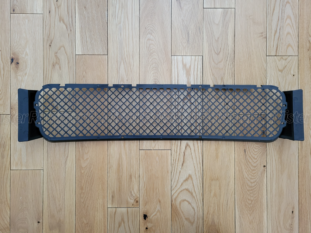 BMW E36 M3 - Lower Center Front Bumper Grille - OER - #51112250685