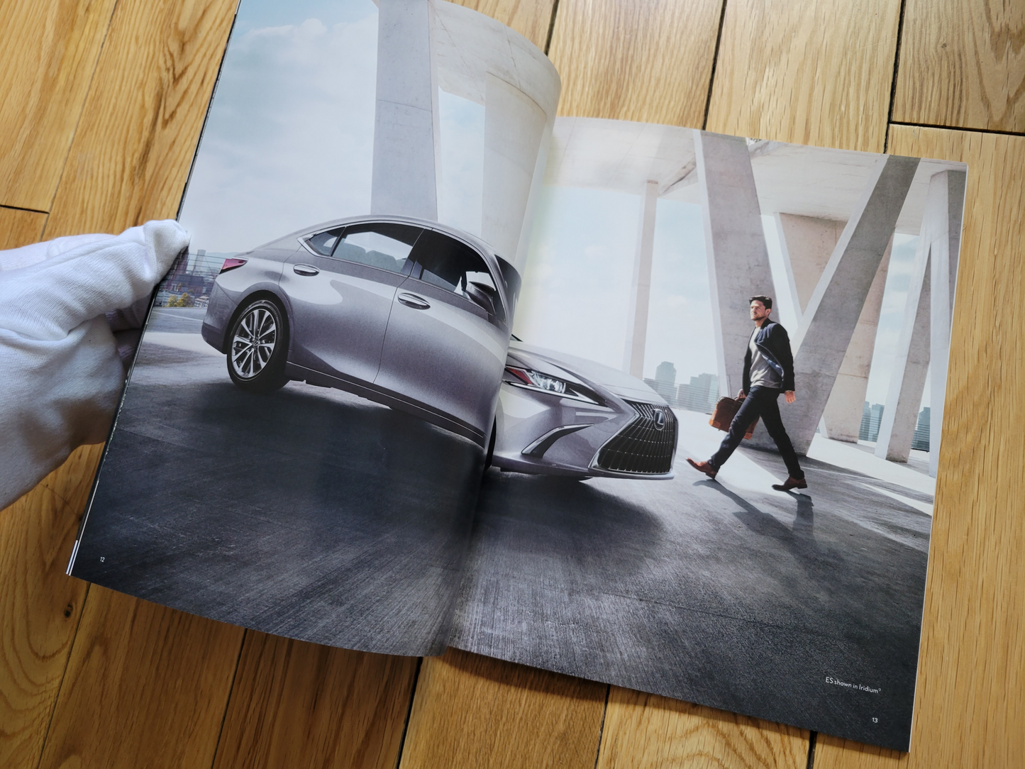 2023 Lexus ES - 250 300 300h 350 - Sales Brochure - Original US Dealer Catalog