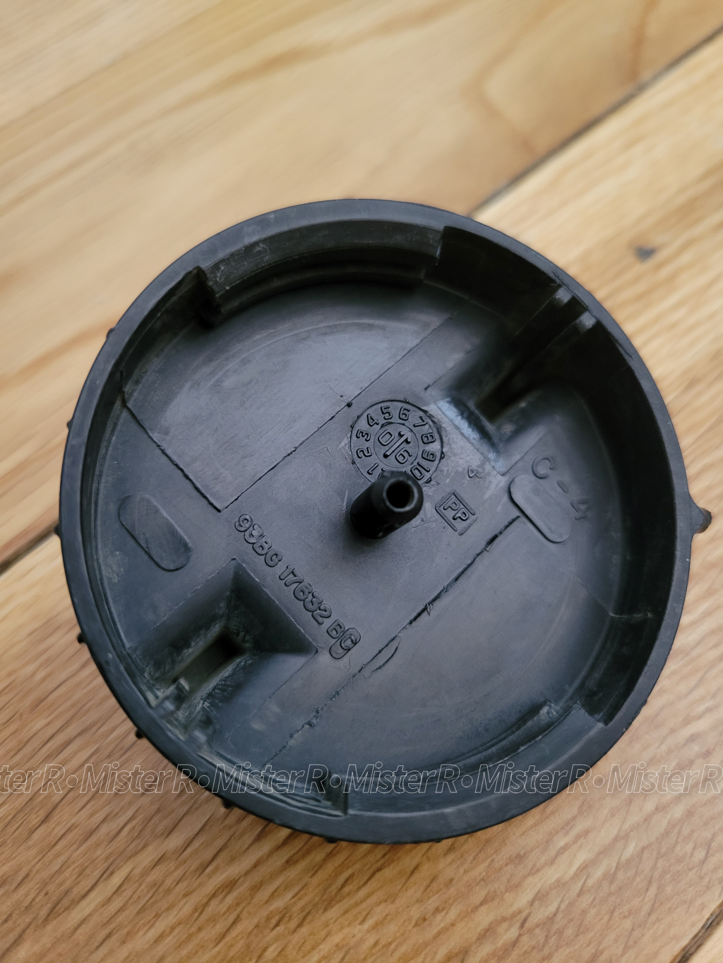Ford - Windshield Washer Reservoir Cap/Lid - Used OE - #93BG17632BC
