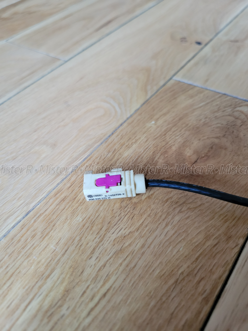 Audi/Volkswagen/Porsche 1-Pin Connector Pigtail Harness - Used OE - #6Q0035576H