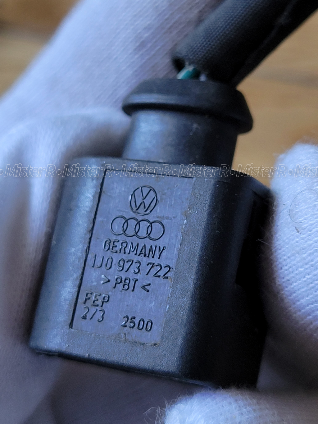 Audi/Volkswagen/Porsche 2-Pin Connector Pigtail Harness - Used OE - #1J0973722