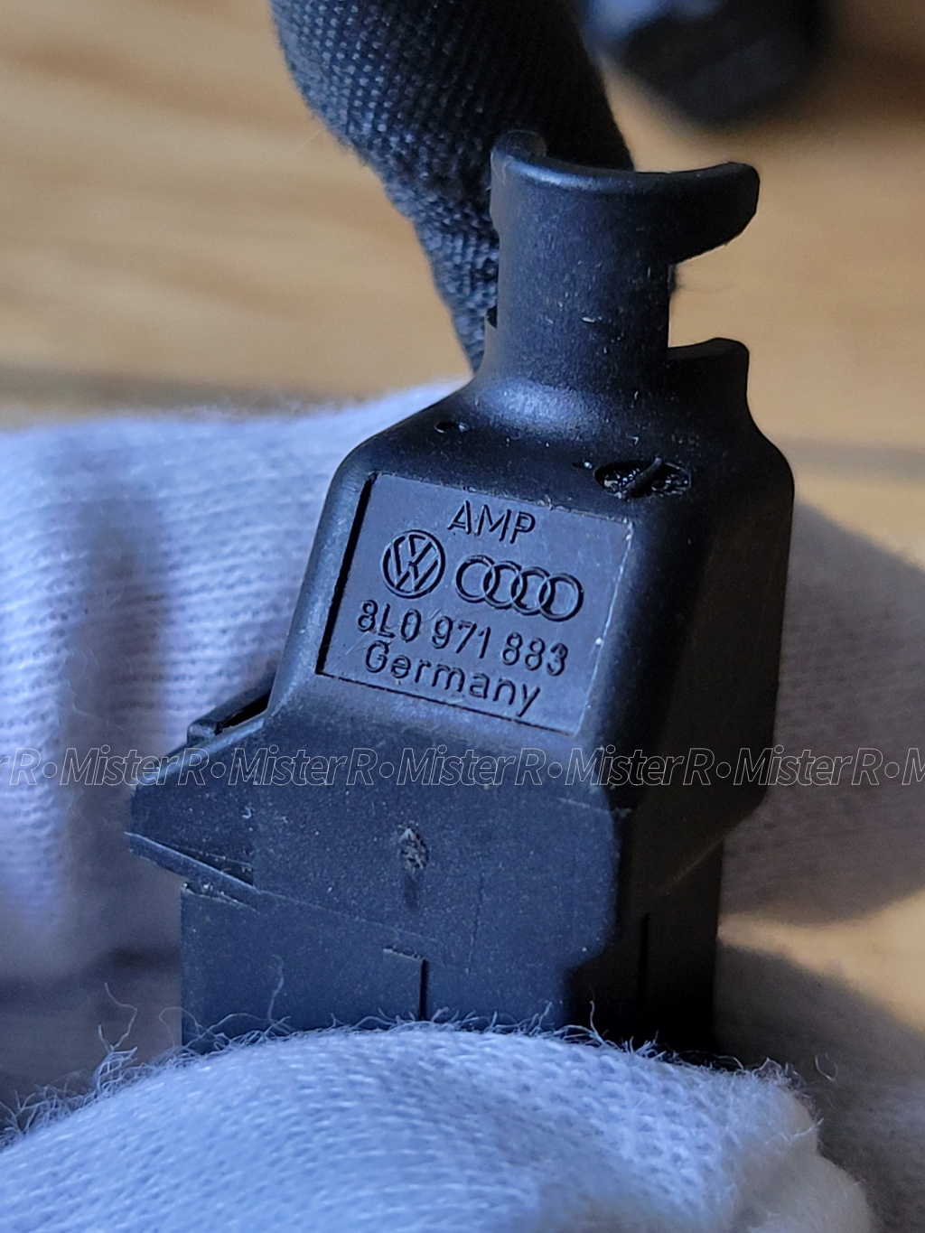 Audi/Volkswagen/Porsche 8-Pin Connector Pigtail Harness - Used OE - #8L0971883
