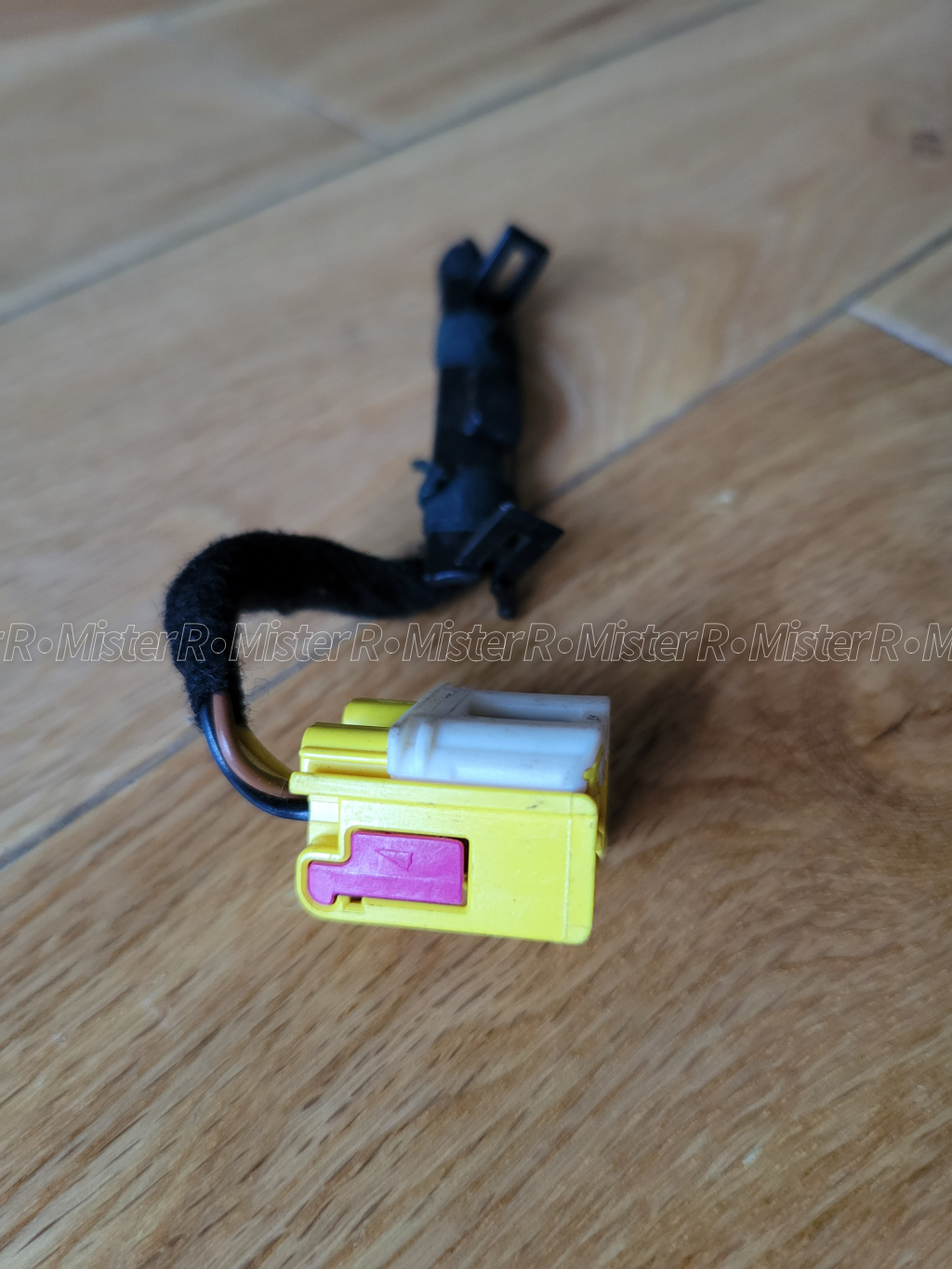 Audi/Volkswagen/Porsche 4-Pin Connector Pigtail Harness - Used OE - #4E0972133