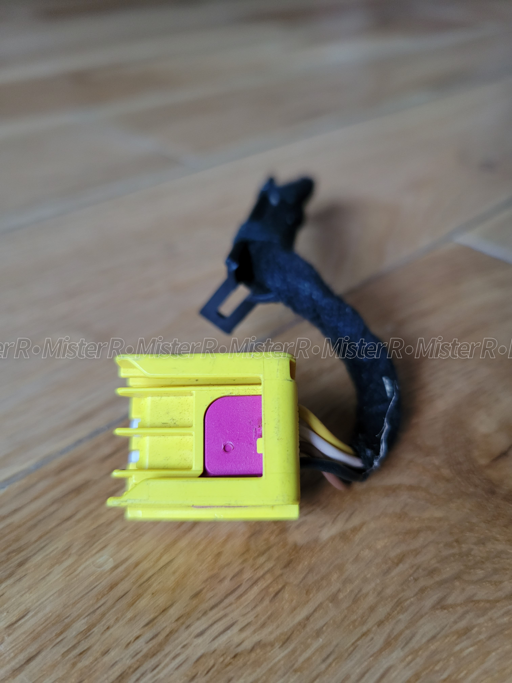 Audi/Volkswagen/Porsche 4-Pin Connector Pigtail Harness - Used OE - #4E0972133