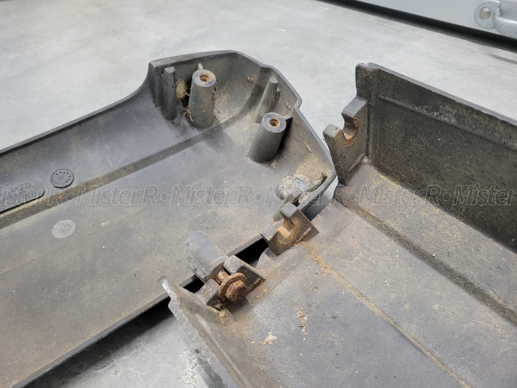 Volkswagen Vanagon - Complete Fiberglass Rear Bumper - Westfalia - Bus - #255-807-311-L