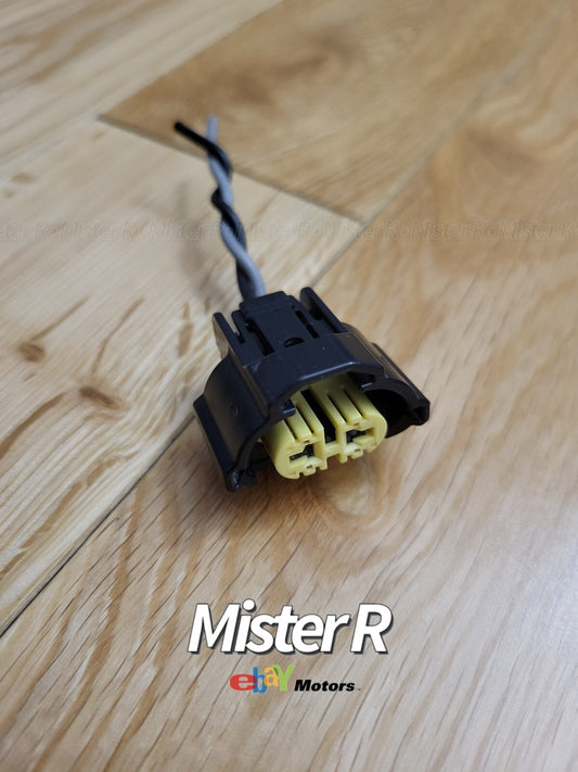 Toyota/Lexus • Headlight/Fog Light Connector • Used OE Pigtail Harness0