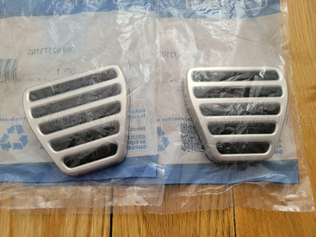 General Motors • Brake Pedal Pad/Clutch Cover • Chevrolet Camaro SS • #921731052