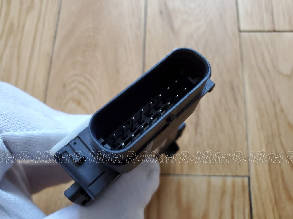 BMW Blind Spot/Lane Change Sensor • Aptiv SSR-01 Radar Module • #66325A0CDA74