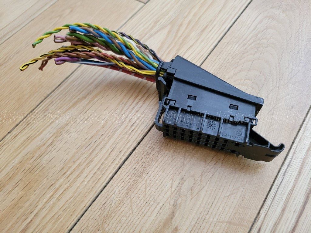 Mercedes-Benz • Audio Amplifier 26-Pin Connector Pigtail Harness • #02654577286