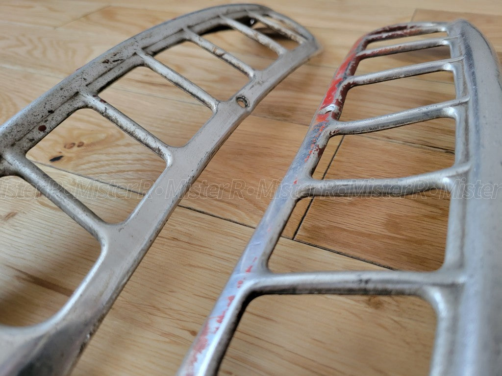 Renault Dauphine • Intake/Ventilation Grille Set • R1090 Used OE Gordini Ondine2