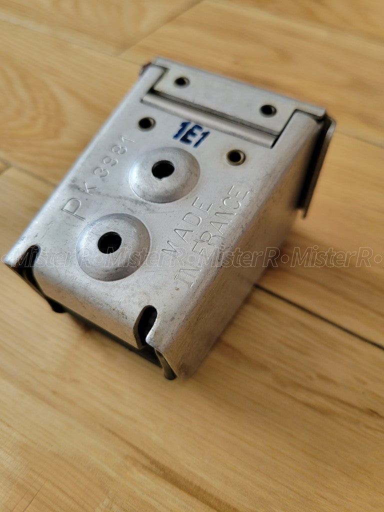 Renault Dauphine • Interior/Dashboard Ash Tray • R1090 Used OE Gordini Ondine16