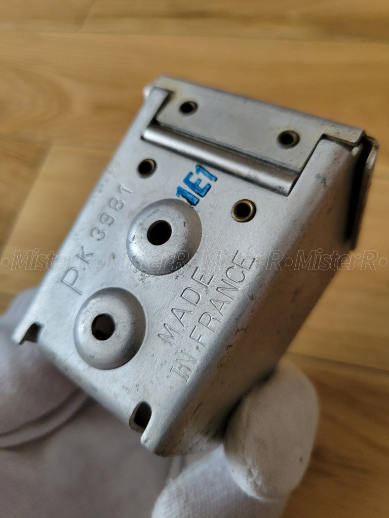 Renault Dauphine • Interior/Dashboard Ash Tray • R1090 Used OE Gordini Ondine6