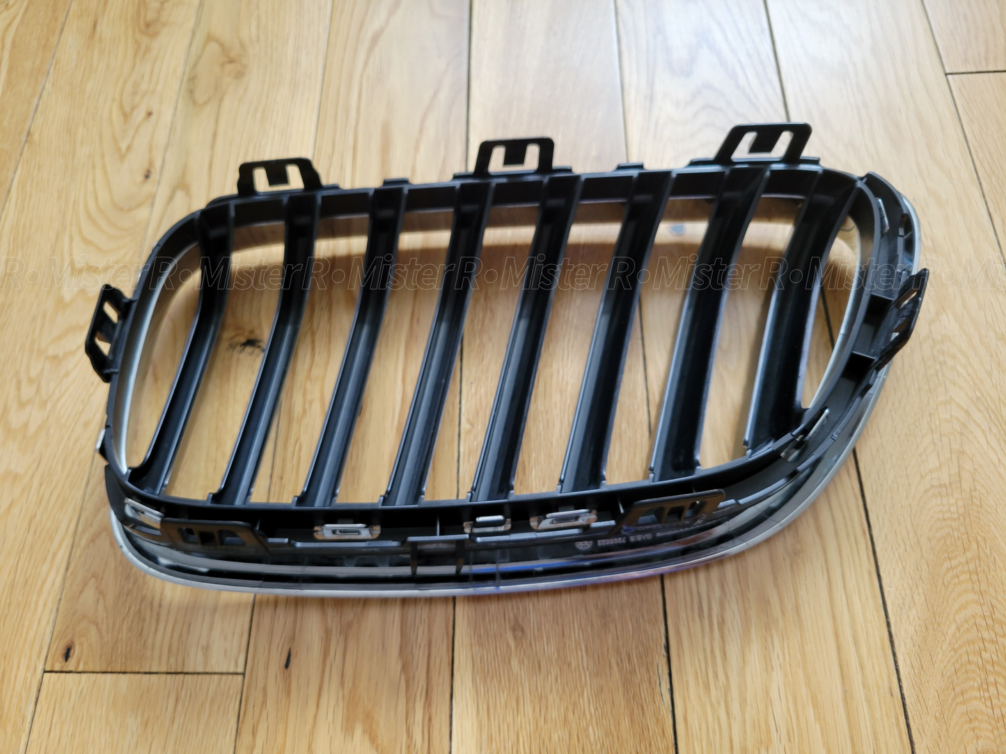 BMW F22/F23 Sport Passenger/Right Side Kidney Grille - Used OE - #51137295524