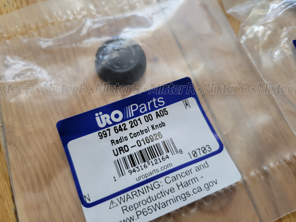 Porsche 987/997 - PCM Radio Volume Navigation Knob Set - OER #99764220100A + #99764220200A05