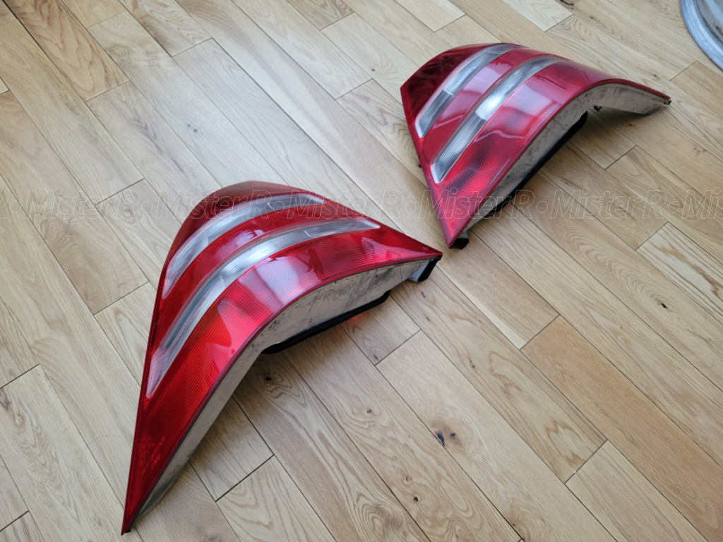 Mercedes-Benz W220 S-Class - Left + Right Tail Light Set - Used OE - S430 S500 S600 - #A2208200164 #A2208200264