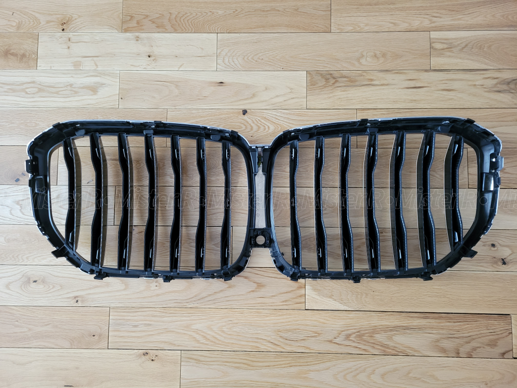 BMW G05 X5 Chrome Front Grille - Used OE - #51137454887