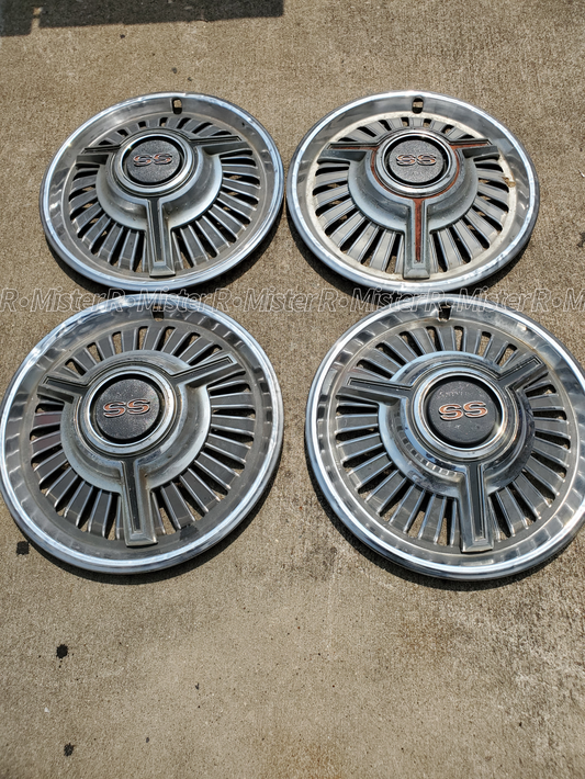 Chevrolet Nova SS - 14-Inch Hubcap Set - Super Sport Impala Chevelle Malibu El Camino - Used OE - #3890162