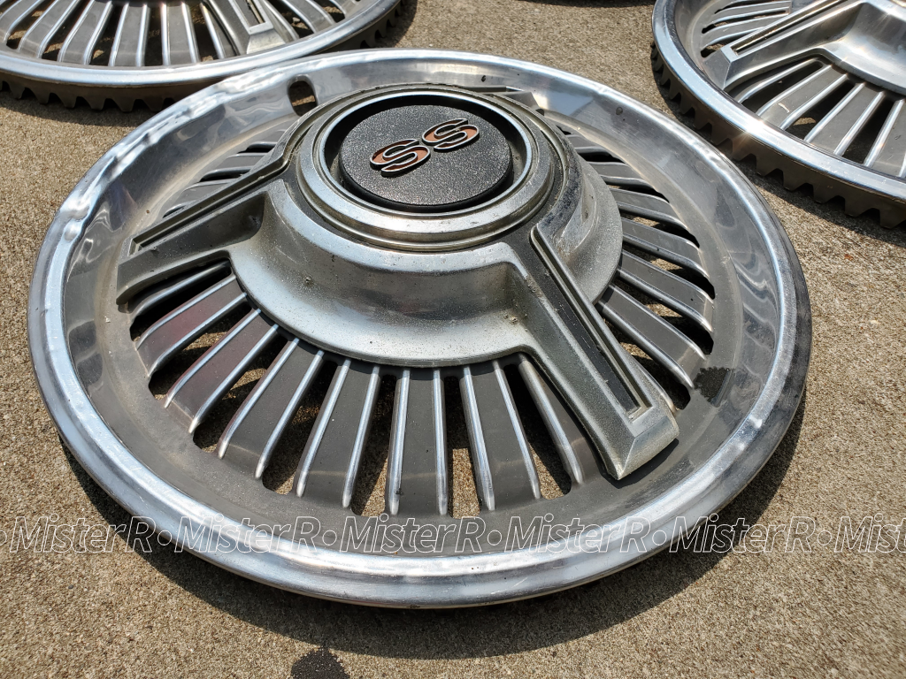 Chevrolet Nova SS - 14-Inch Hubcap Set - Super Sport Impala Chevelle Malibu El Camino - Used OE - #3890162