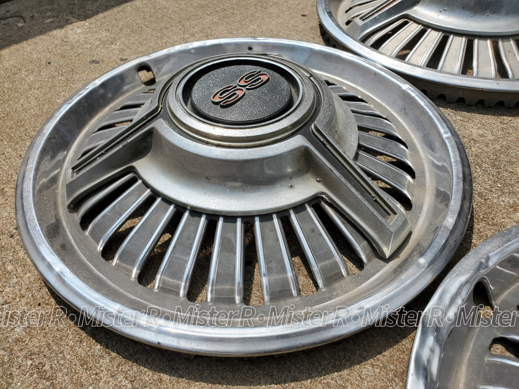 Chevrolet Nova SS - 14-Inch Hubcap Set - Super Sport Impala Chevelle Malibu El Camino - Used OE - #3890162