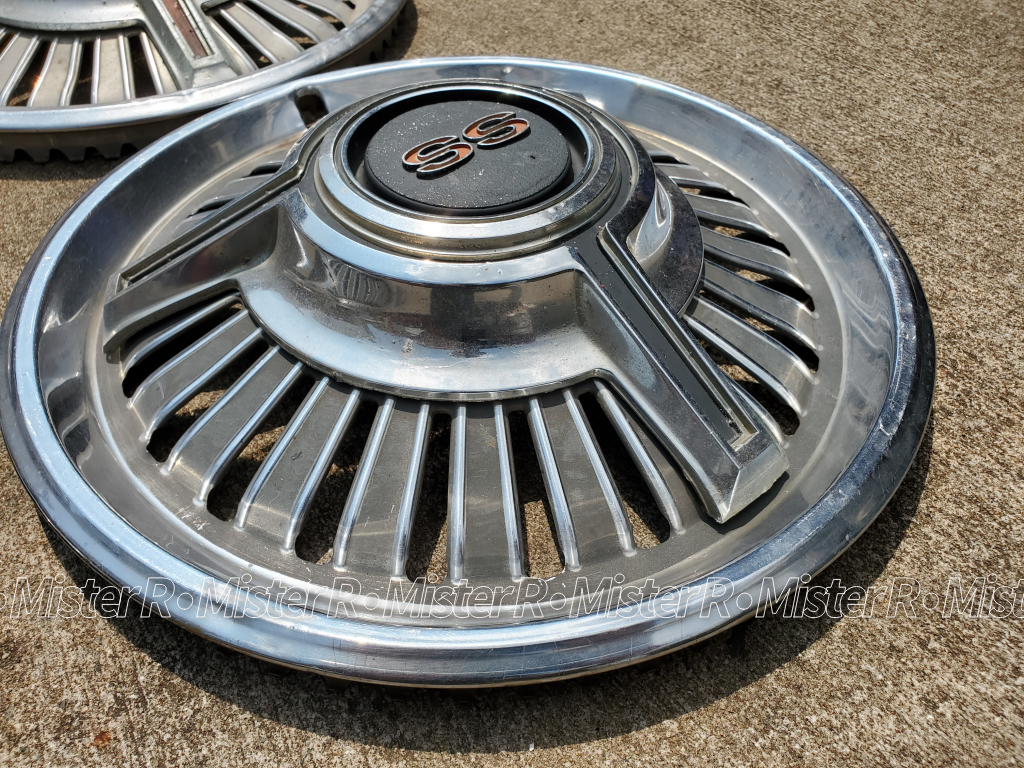 Chevrolet Nova SS - 14-Inch Hubcap Set - Super Sport Impala Chevelle Malibu El Camino - Used OE - #3890162