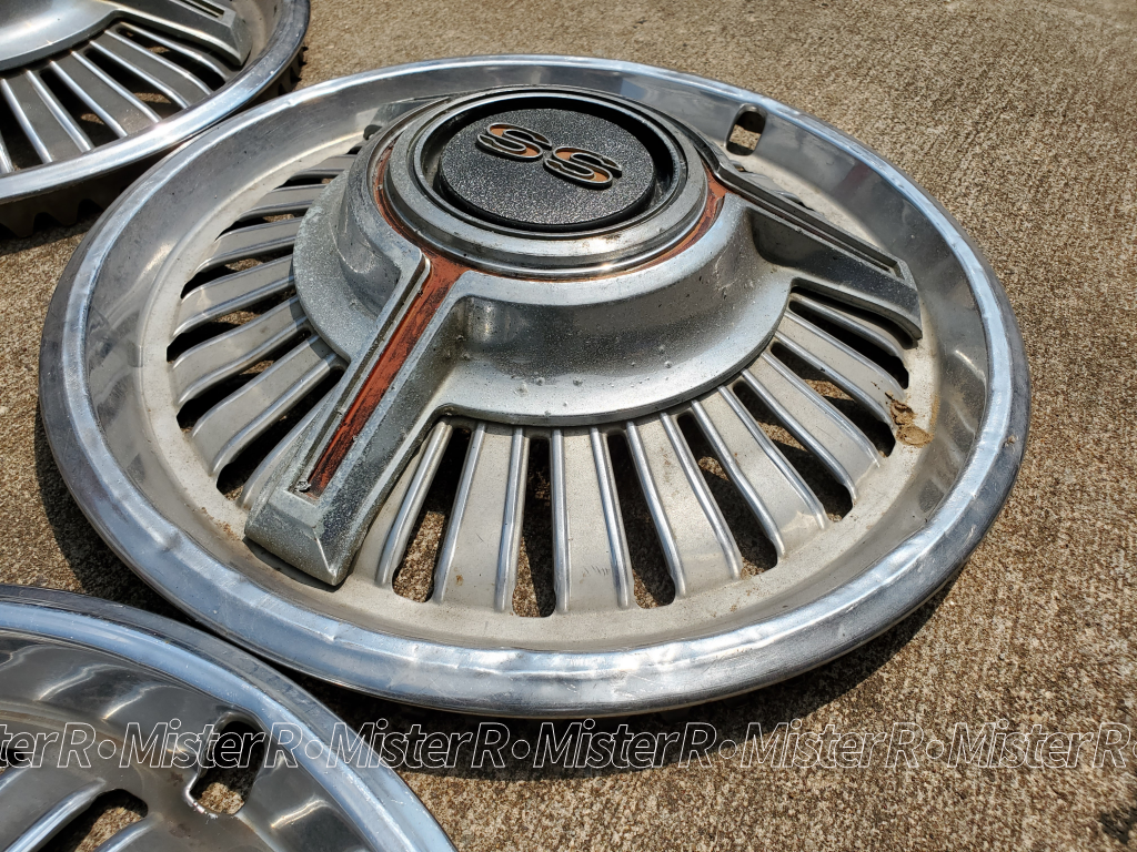 Chevrolet Nova SS - 14-Inch Hubcap Set - Super Sport Impala Chevelle Malibu El Camino - Used OE - #3890162