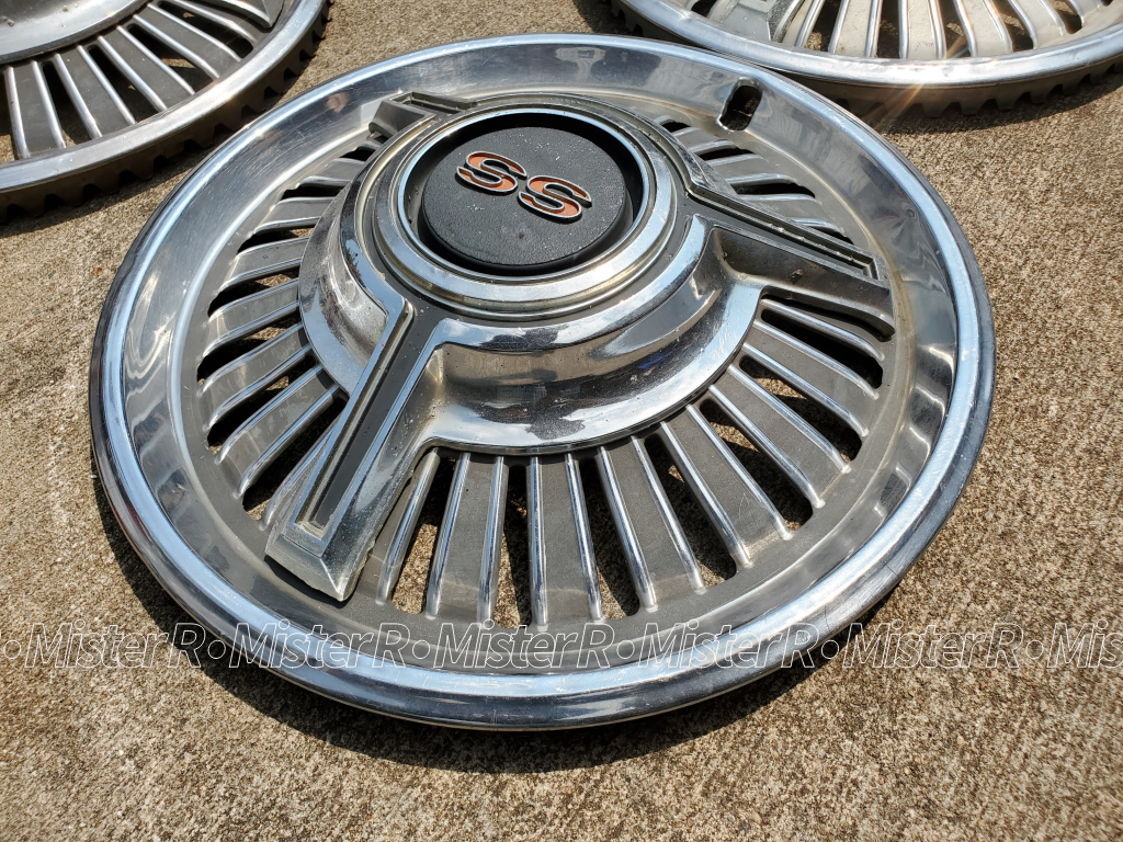 Chevrolet Nova SS - 14-Inch Hubcap Set - Super Sport Impala Chevelle Malibu El Camino - Used OE - #3890162