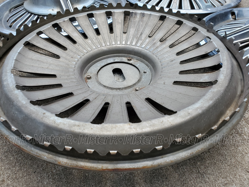 Chevrolet Nova SS - 14-Inch Hubcap Set - Super Sport Impala Chevelle Malibu El Camino - Used OE - #3890162