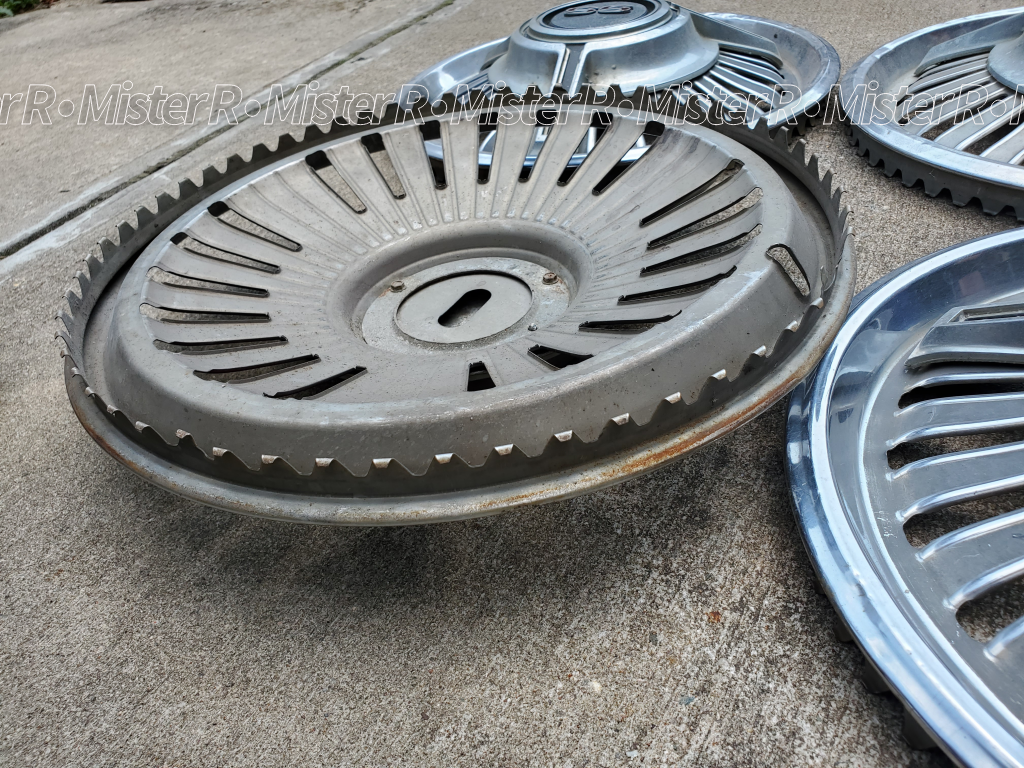 Chevrolet Nova SS - 14-Inch Hubcap Set - Super Sport Impala Chevelle Malibu El Camino - Used OE - #3890162