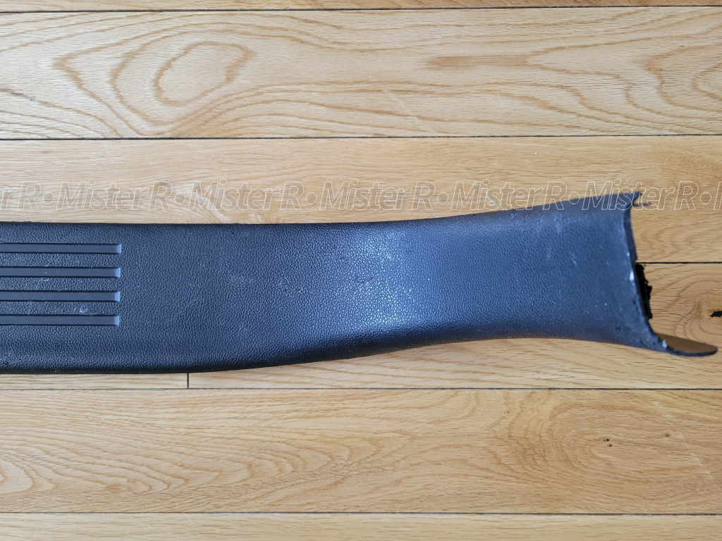 Chevrolet Suburban/Cadillac Escalade - Molding Rear Door Sill/Garnish Trim - GM #22825107