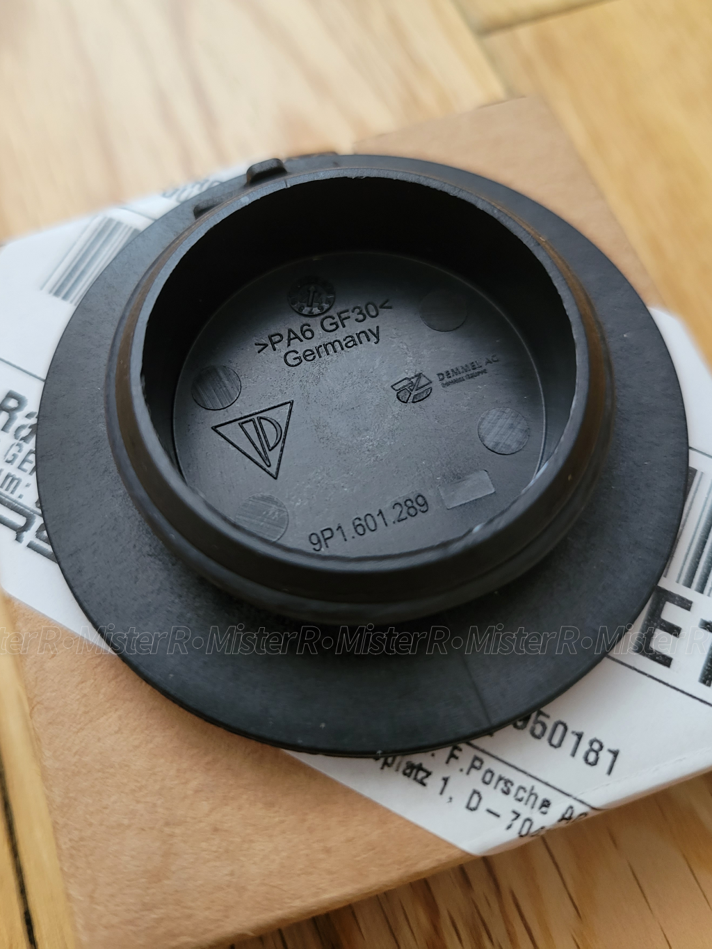 Porsche 911 - 991/992 Black Center Lock Wheel Cap - #99136120720 (#9P1601349BJE1)