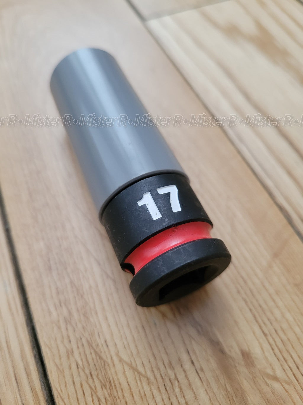 Milwaukee Tool • 17mm Wheel Lug Nut Socket • 1/2 Inch Drive ½" Dr • #49-66-78025