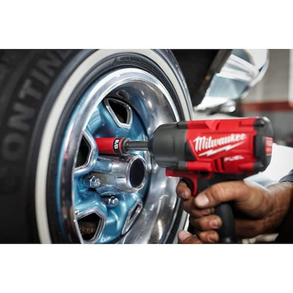 Milwaukee Tool • 17mm Wheel Lug Nut Socket • 1/2 Inch Drive ½" Dr • #49-66-780212