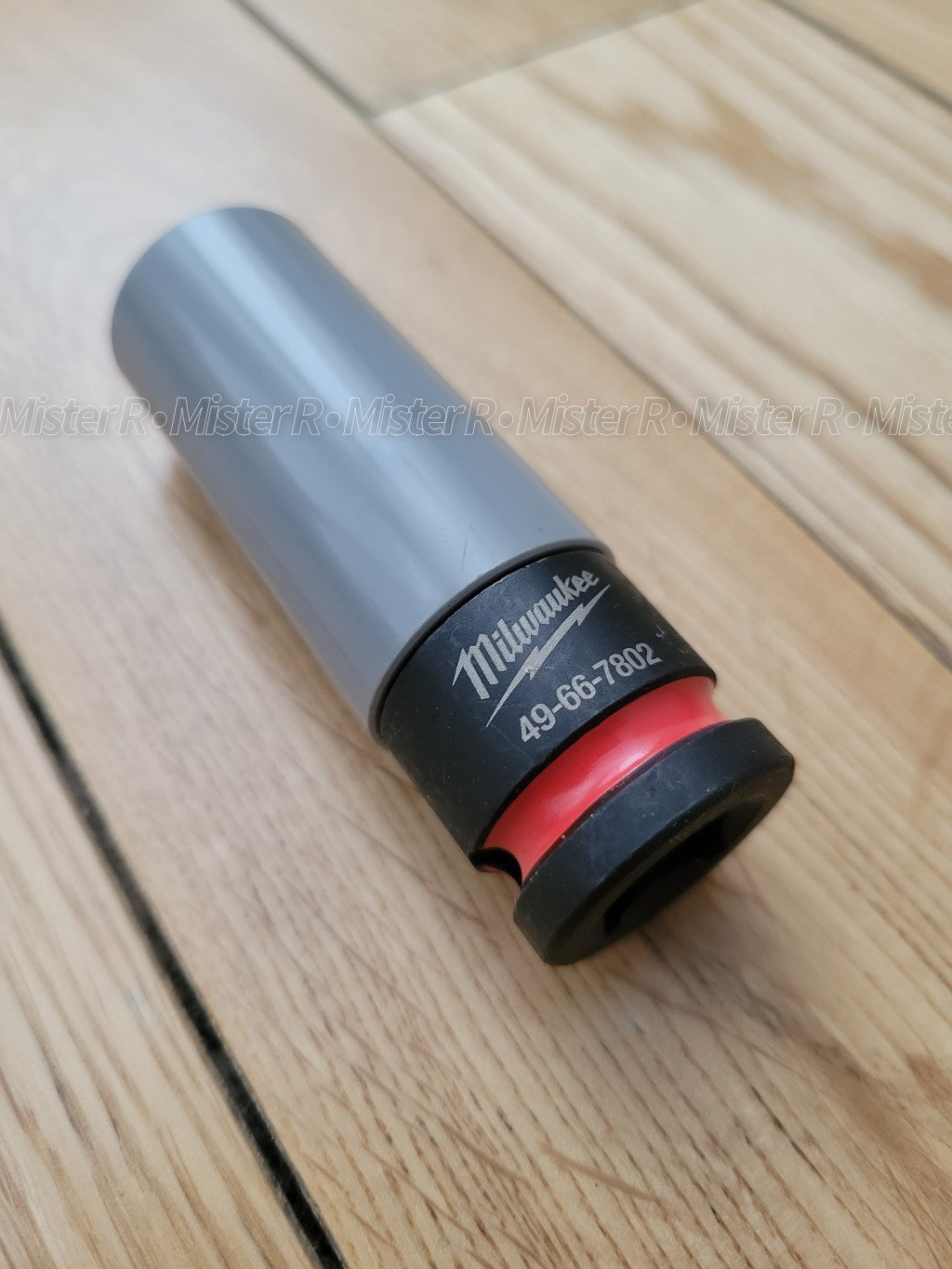 Milwaukee Tool • 17mm Wheel Lug Nut Socket • 1/2 Inch Drive ½" Dr • #49-66-78024